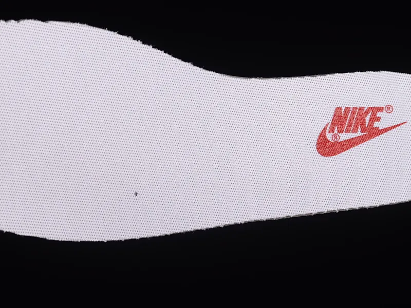All categories Nk SB Dunk series Nk SB Dunk Low low-top sneakers C version Nk Dunk Low white, black and red color matching SB low-top sports and leisure sneakers FD9762-061